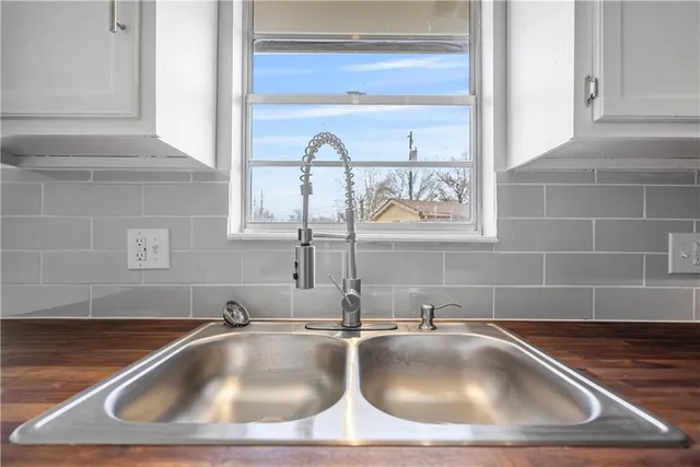 $129,900 | 952 Crescent Drive, Independence, KS 67301