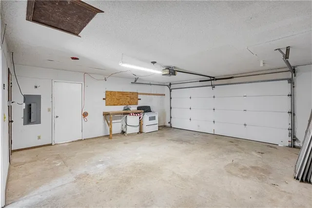 $129,900 | 952 Crescent Drive, Independence, KS 67301