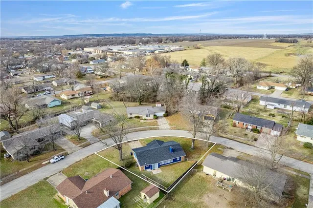 $129,900 | 952 Crescent Drive, Independence, KS 67301