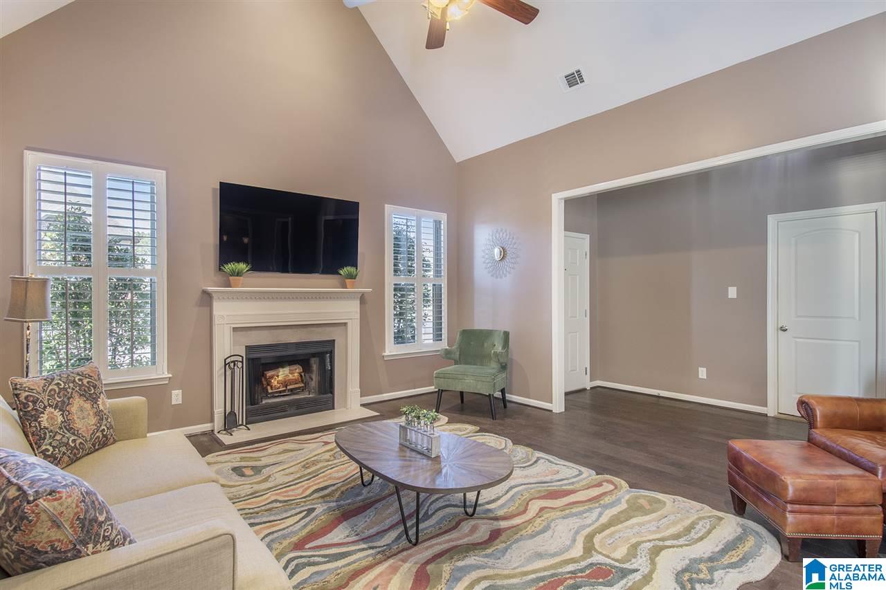 1044 Riviera Drive Calera, AL 35040 - Photo 4 of 29