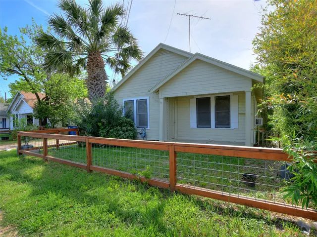 $1,850 | 4305 Red River Street, Austin, TX 78751