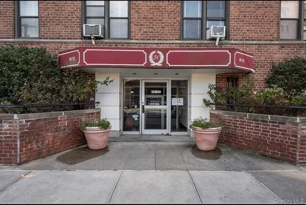$1,950 | 48-21 40th Street, Unit 3H | Sunnyside