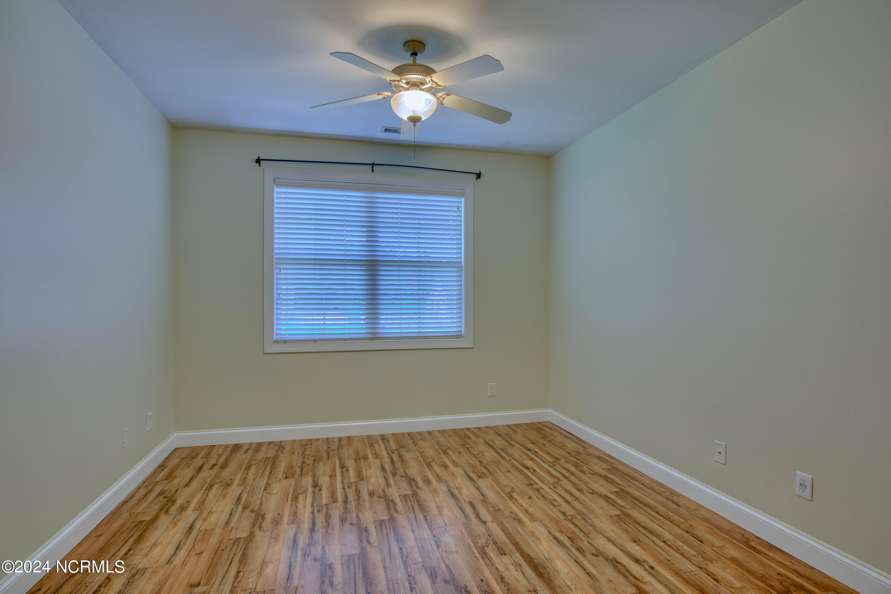 204 East Ridge Court Jacksonville, NC 28540 - Photo 11 of 40 204 E. Ridge Ct - Interiors - Edited_9