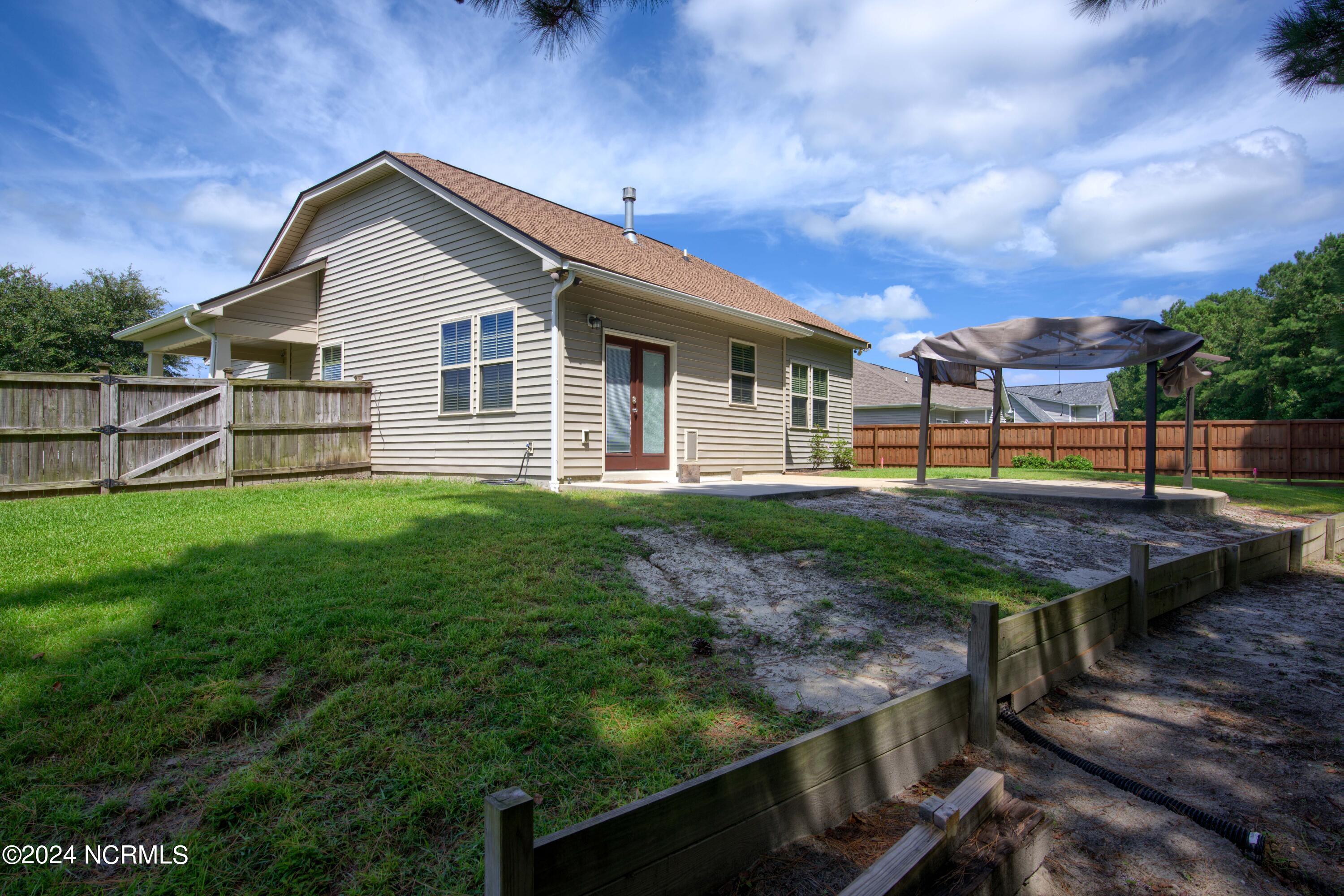 204 East Ridge Court Jacksonville, NC 28540 - Photo 21 of 40 204 E. Ridge Ct - Exterior - Edited