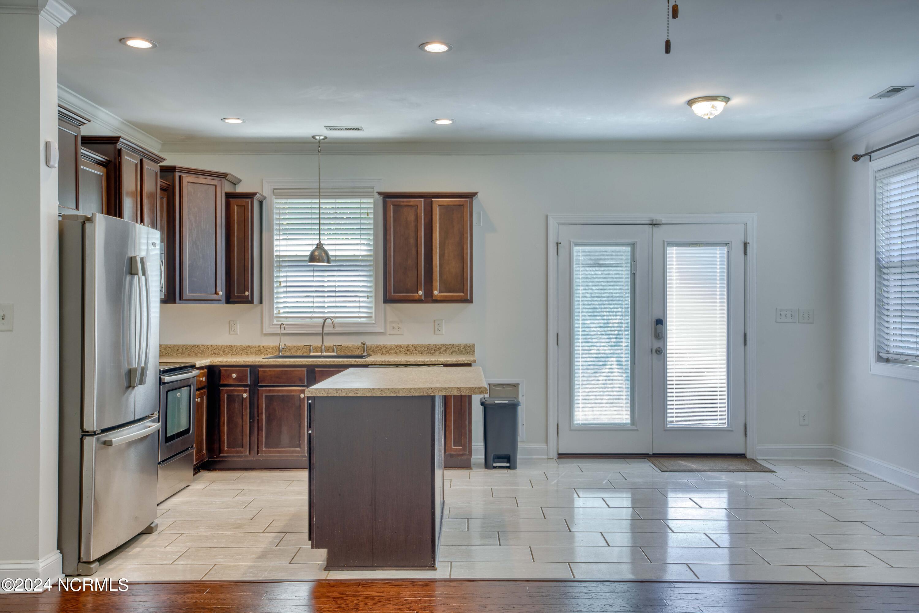 204 East Ridge Court Jacksonville, NC 28540 - Photo 3 of 40 204 E. Ridge Ct - Interiors - Edited_1