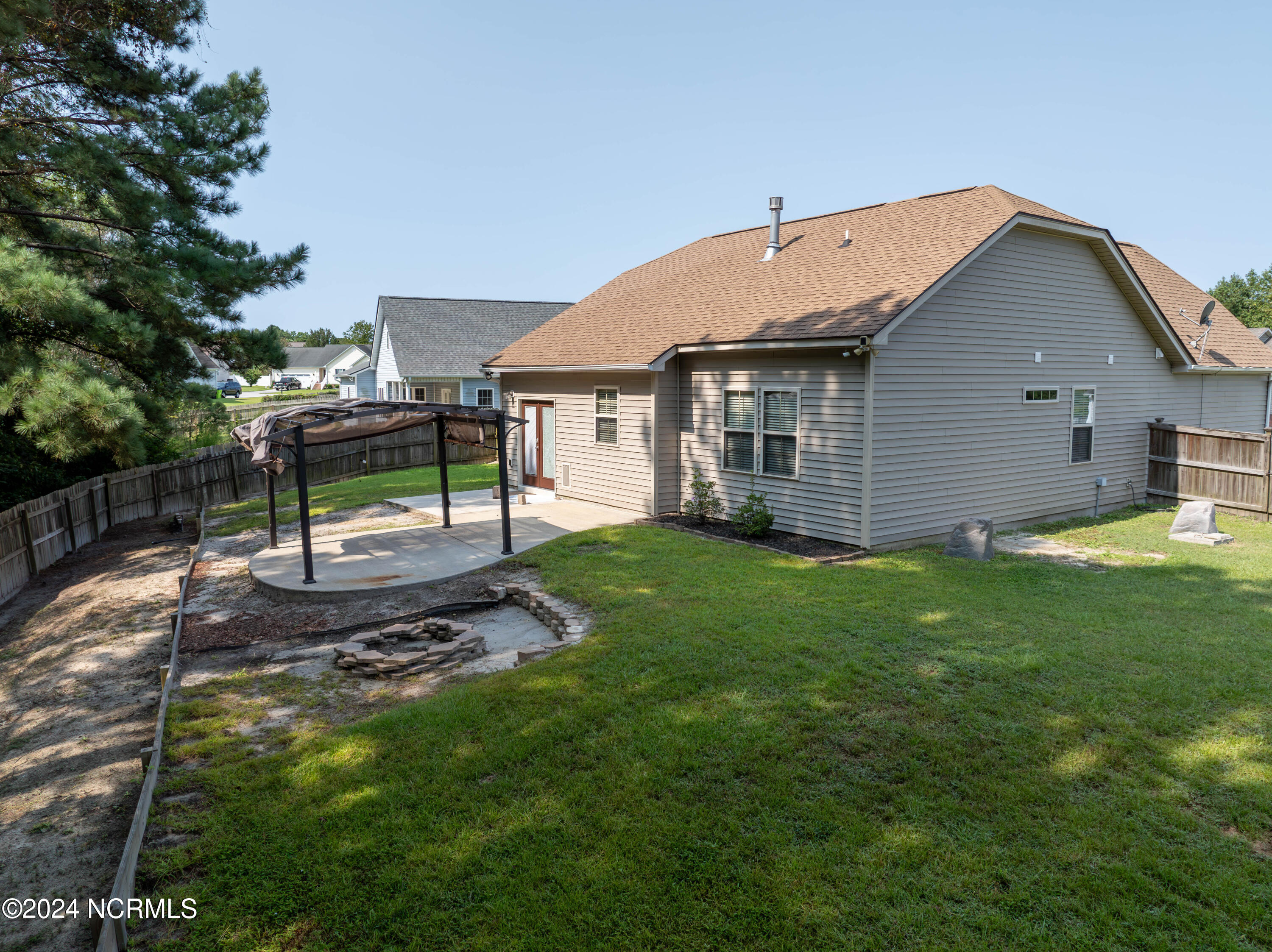 204 East Ridge Court Jacksonville, NC 28540 - Photo 34 of 40 204 E. Ridge - Aerials - Edited_6