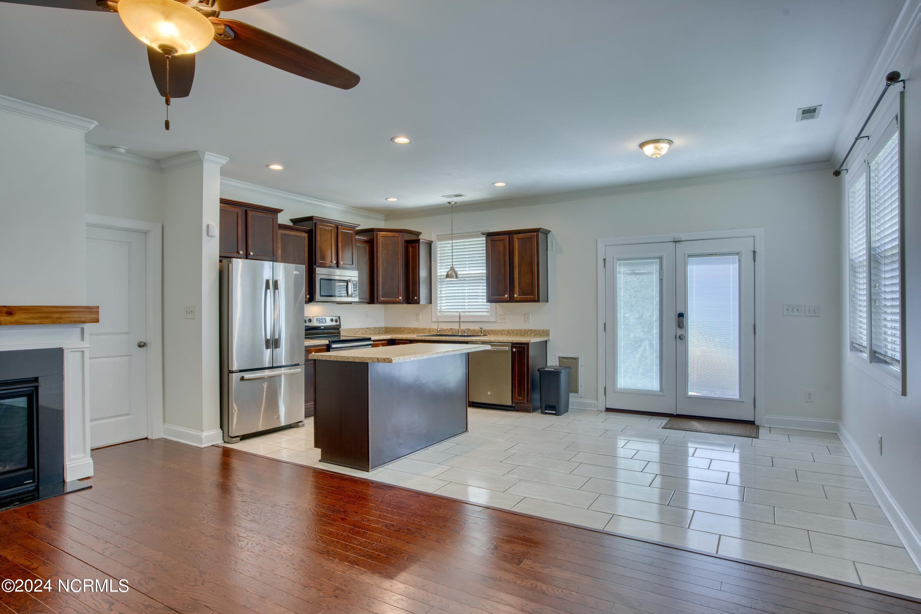 204 East Ridge Court Jacksonville, NC 28540 - Photo 7 of 40 204 E. Ridge Ct - Interiors - Edited_5