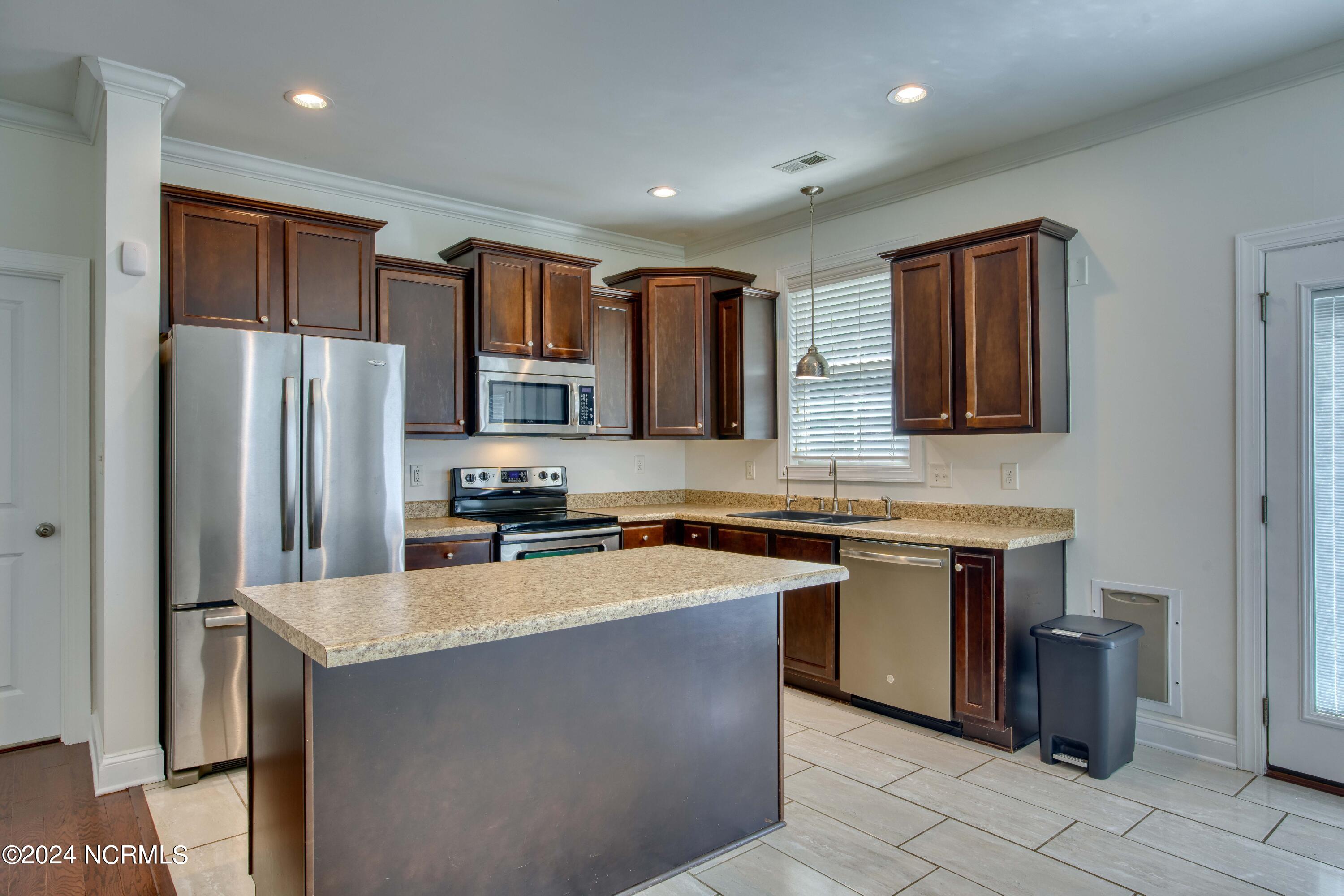 204 East Ridge Court Jacksonville, NC 28540 - Photo 8 of 40 204 E. Ridge Ct - Interiors - Edited_6