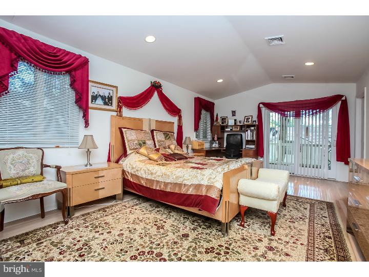 900 Edwards Drive Springfield, PA 19064 - Photo 11 of 25 Master Bedroom