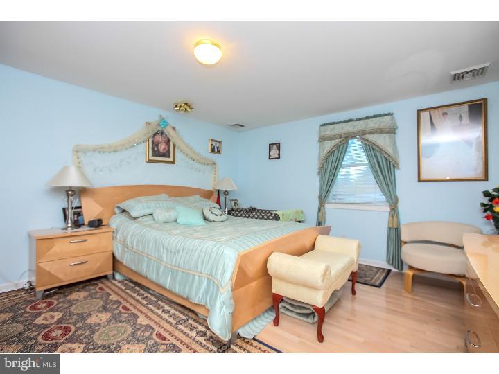 900 Edwards Drive Springfield, PA 19064 - Photo 14 of 25 Bedroom