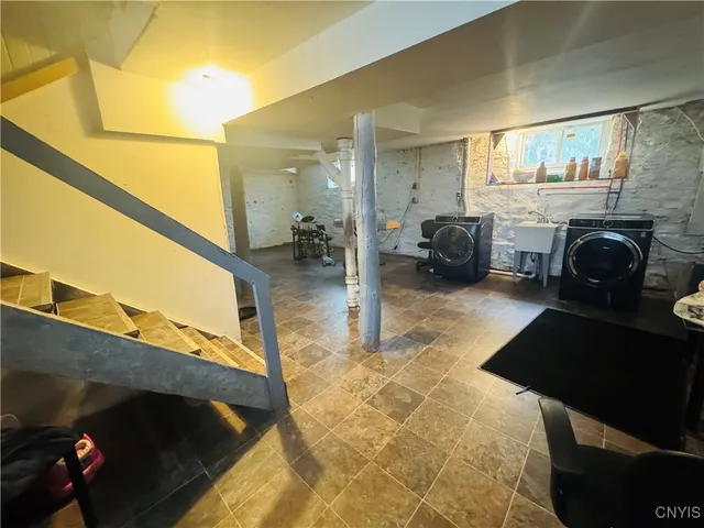 $110,999 | 2331 Midland Avenue, Syracuse, NY 13205