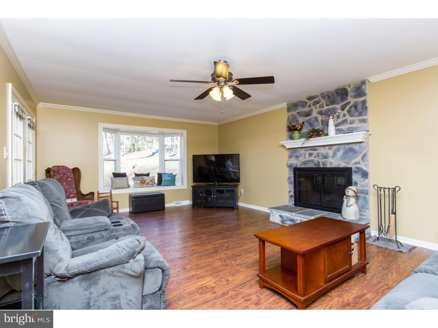 112 Ruthland Avenue Coatesville, PA 19320 - Photo 5 of 25 Family Room