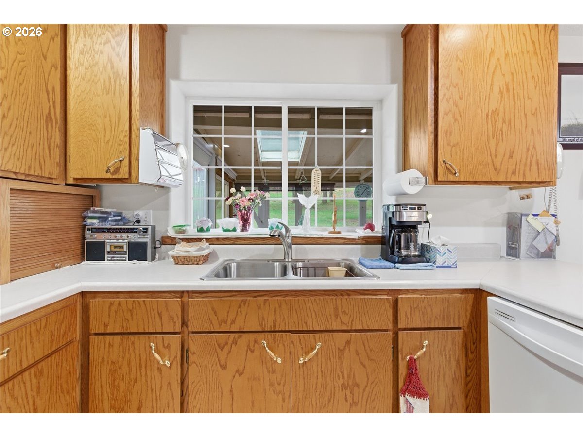 26100 Alpine Road Monroe, OR 97456 - Photo 17 of 45