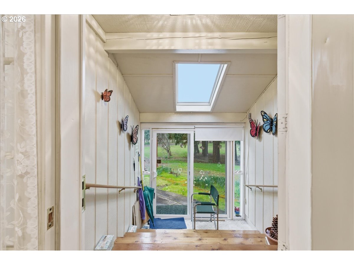 26100 Alpine Road Monroe, OR 97456 - Photo 5 of 45