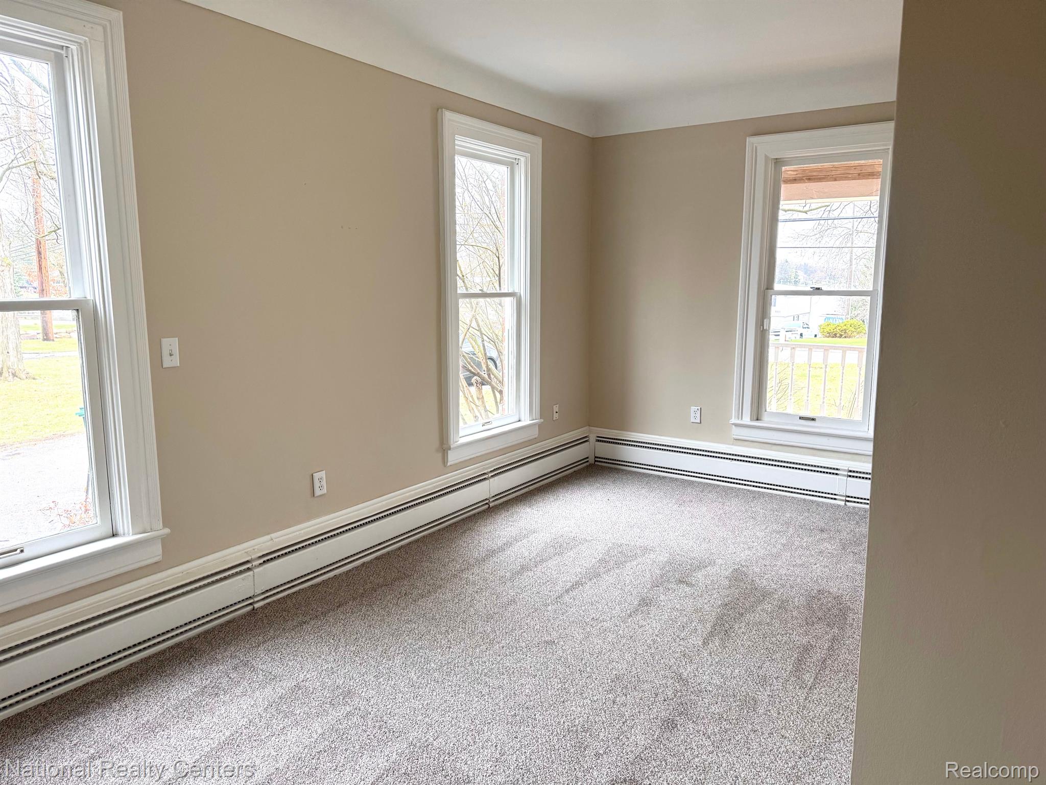 3920 East Commerce Road Commerce Township, MI 48382 - Photo 18 of 36 Main floor bedroom/office