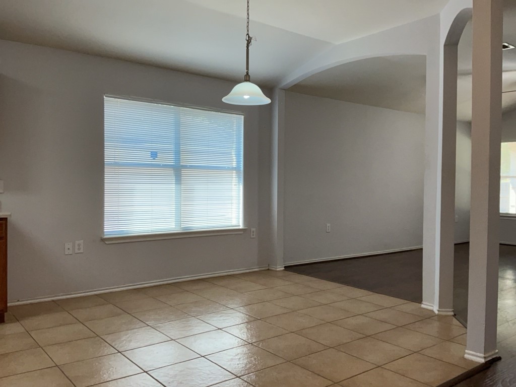 9005 Sun Shower Bend Austin, TX 78724 - Photo 7 of 20 Dining area