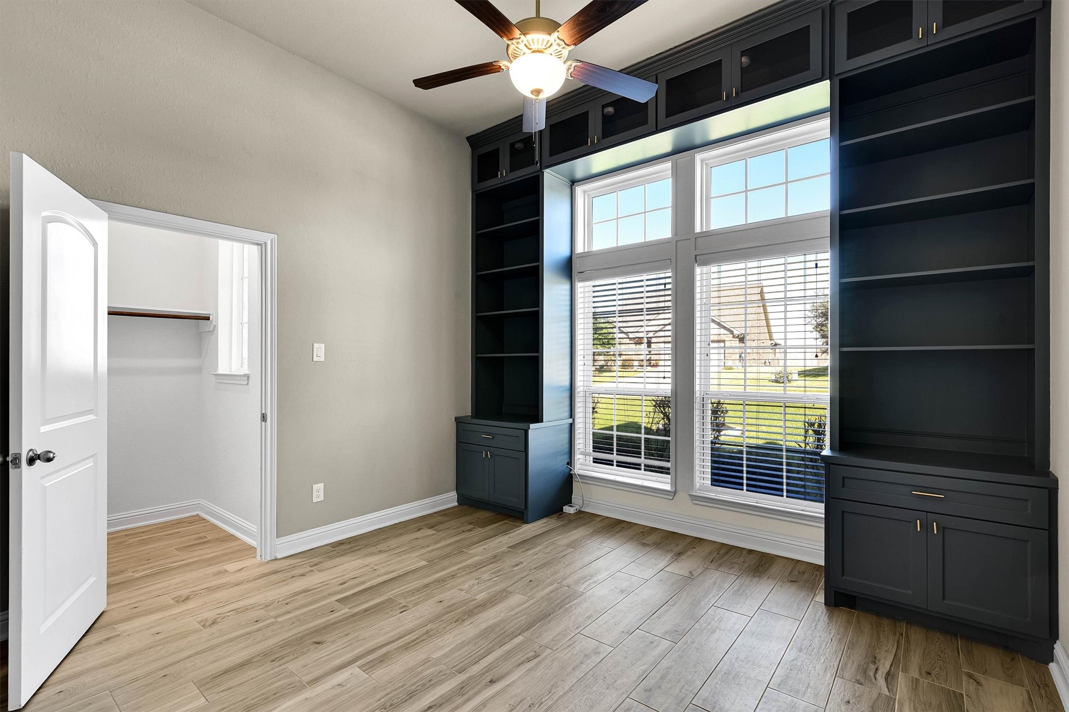 222 Racetrack Lane Montgomery, TX 77356 - Photo 5 of 41 Gallery Image 5