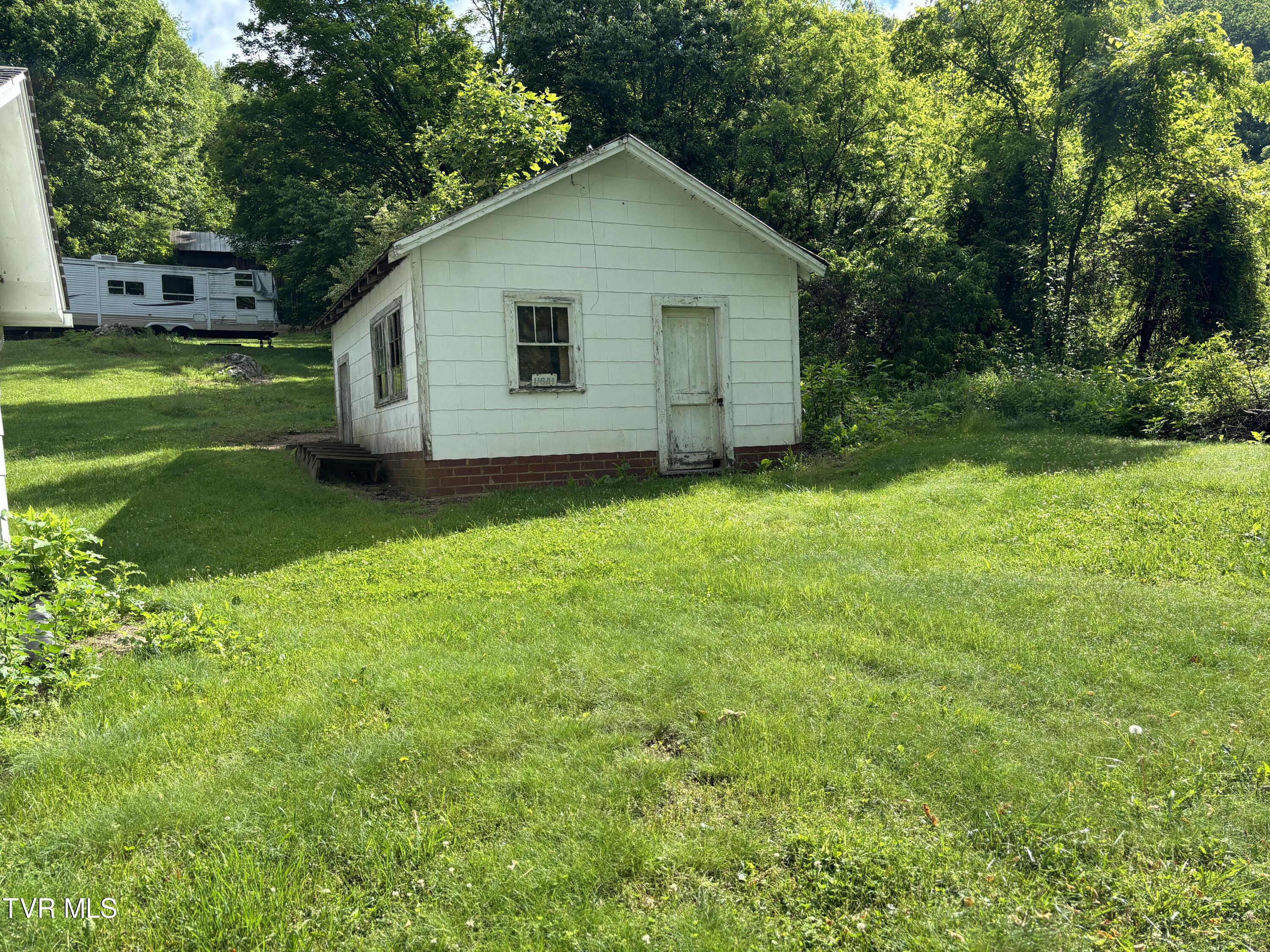 9334 Roan Creek Road Butler, TN 37640 - Photo 4 of 8 IMG_3474