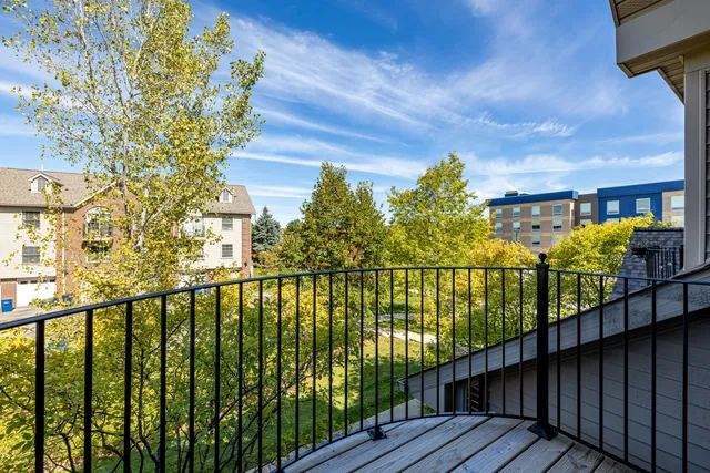 $374,900 | 2936 Signature Boulevard, Ann Arbor, MI 48103