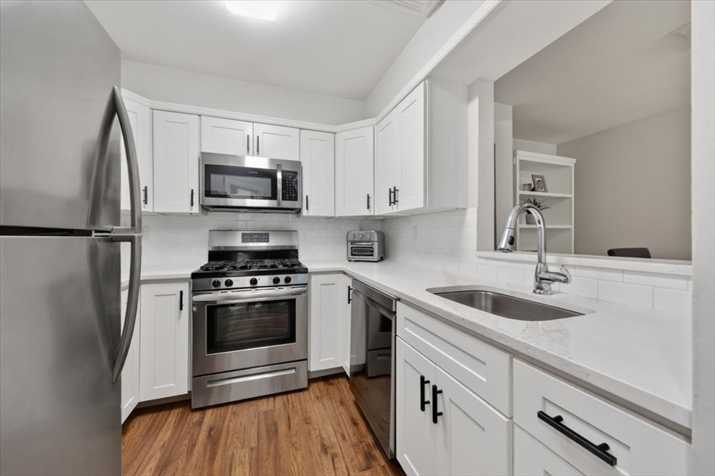 26 School Street, Unit 210 Hull, MA 02045 - Photo 2 of 32