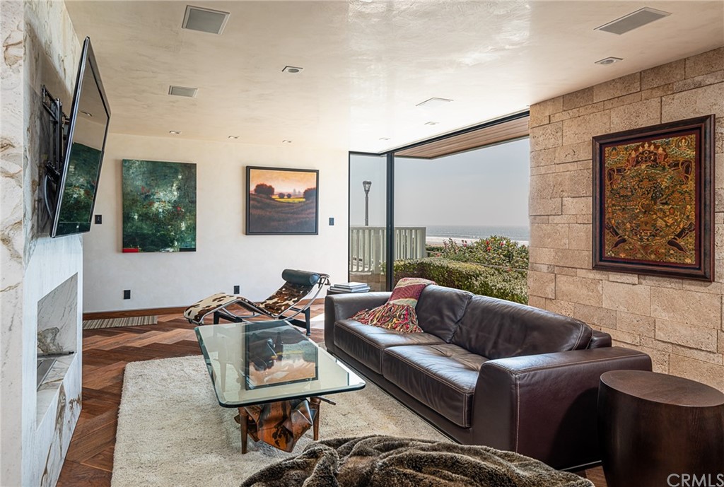 2804 The Strand Manhattan Beach, CA 90266 - Photo 29 of 51 a living room with furniture and a flat screen tv