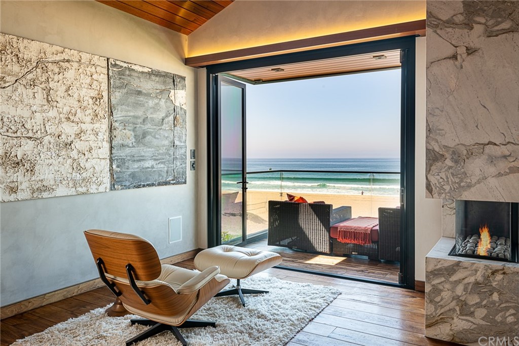 2804 The Strand Manhattan Beach, CA 90266 - Photo 8 of 51 a outdoor living space with furniture