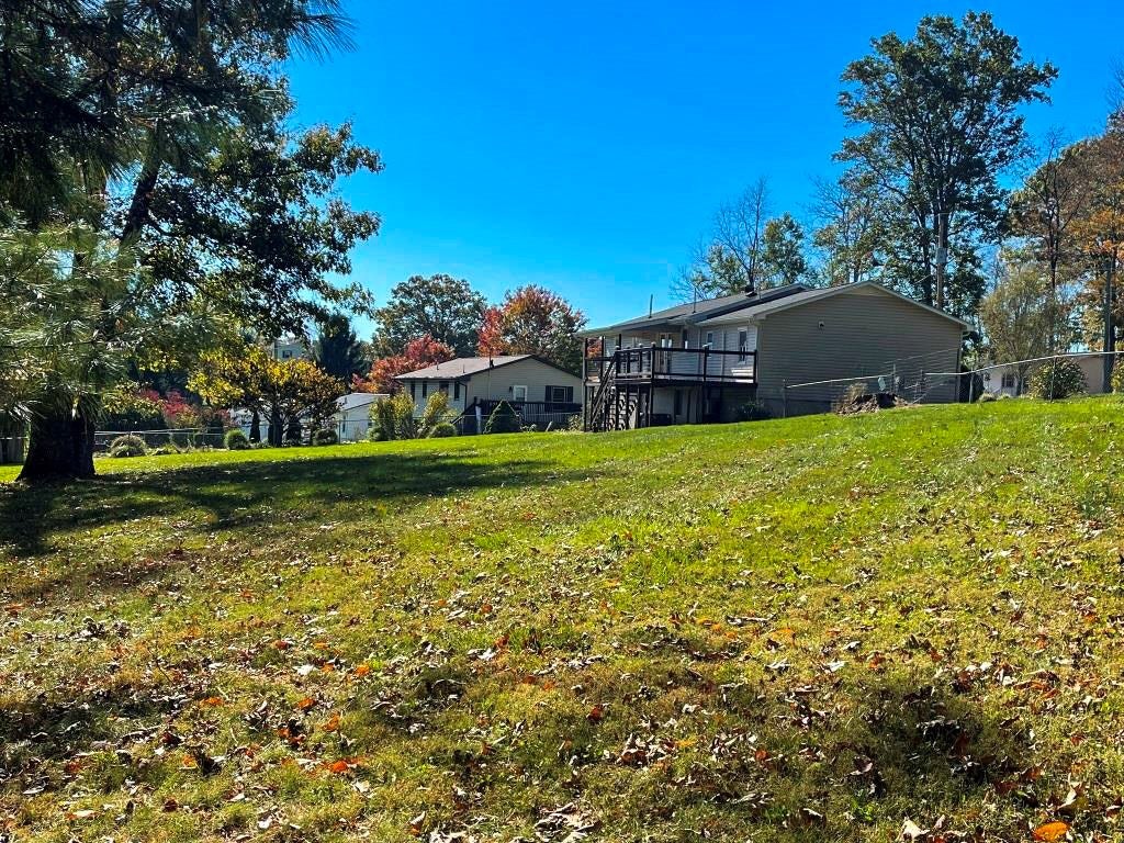 327 Fox Fire Road Max Meadows, VA 24360 - Photo 5 of 37 Gallery Image 5