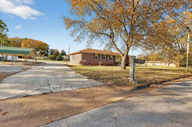 $310,000 | 601 Pleasantwood Drive, Mount Pleasant, TN 38474