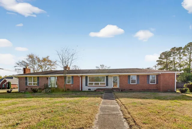 $310,000 | 601 Pleasantwood Drive, Mount Pleasant, TN 38474