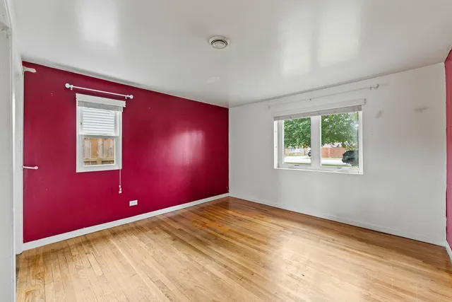 a view of empty room with window