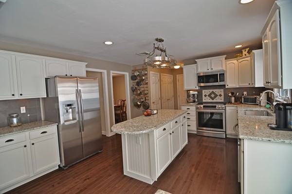 363 Mendon Road Northbridge, MA 01534 - Photo 3 of 24 Gallery Image 3