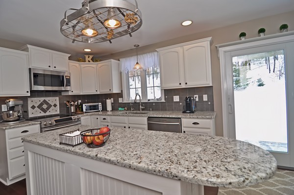 363 Mendon Road Northbridge, MA 01534 - Photo 4 of 24 Gallery Image 4