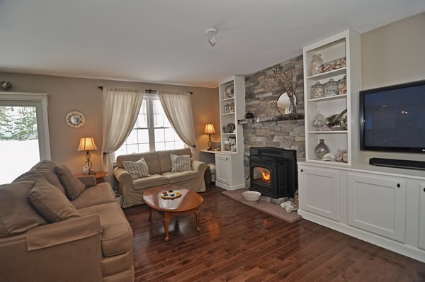363 Mendon Road Northbridge, MA 01534 - Photo 8 of 24 Gallery Image 8