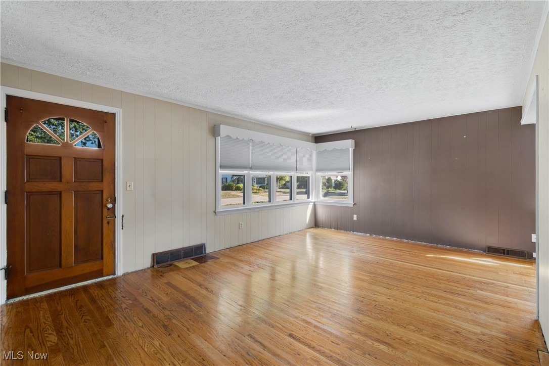 3012 16th Street Northwest Canton, OH 44708 - Photo 4 of 29 Gallery Image 4