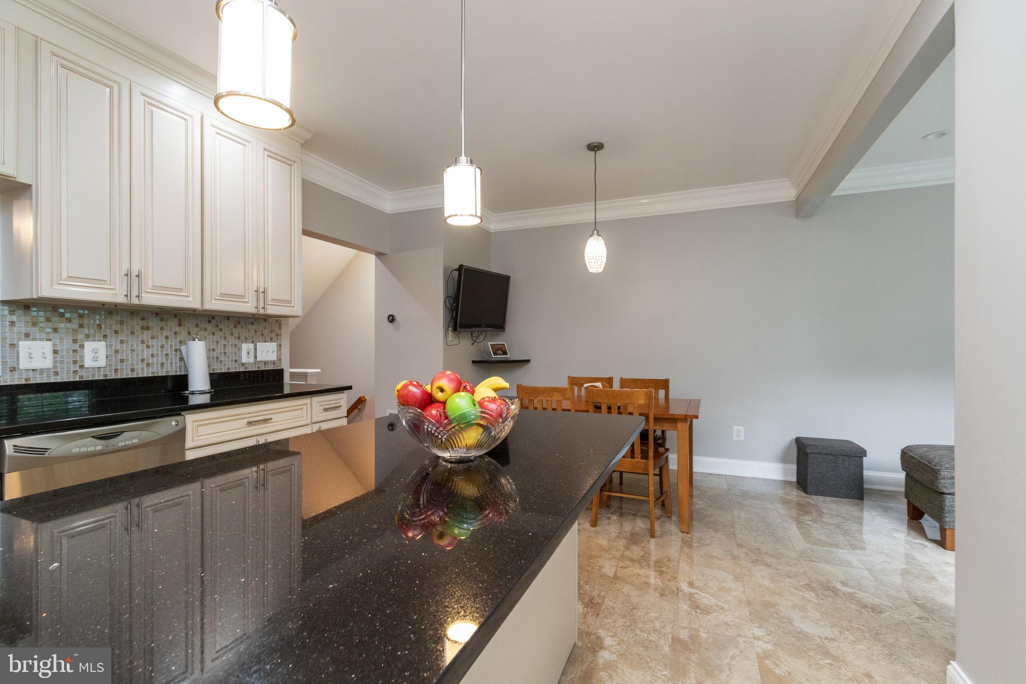 18775 Trident Square Leesburg, VA 20176 - Photo 13 of 51 Recently renovated kitchen