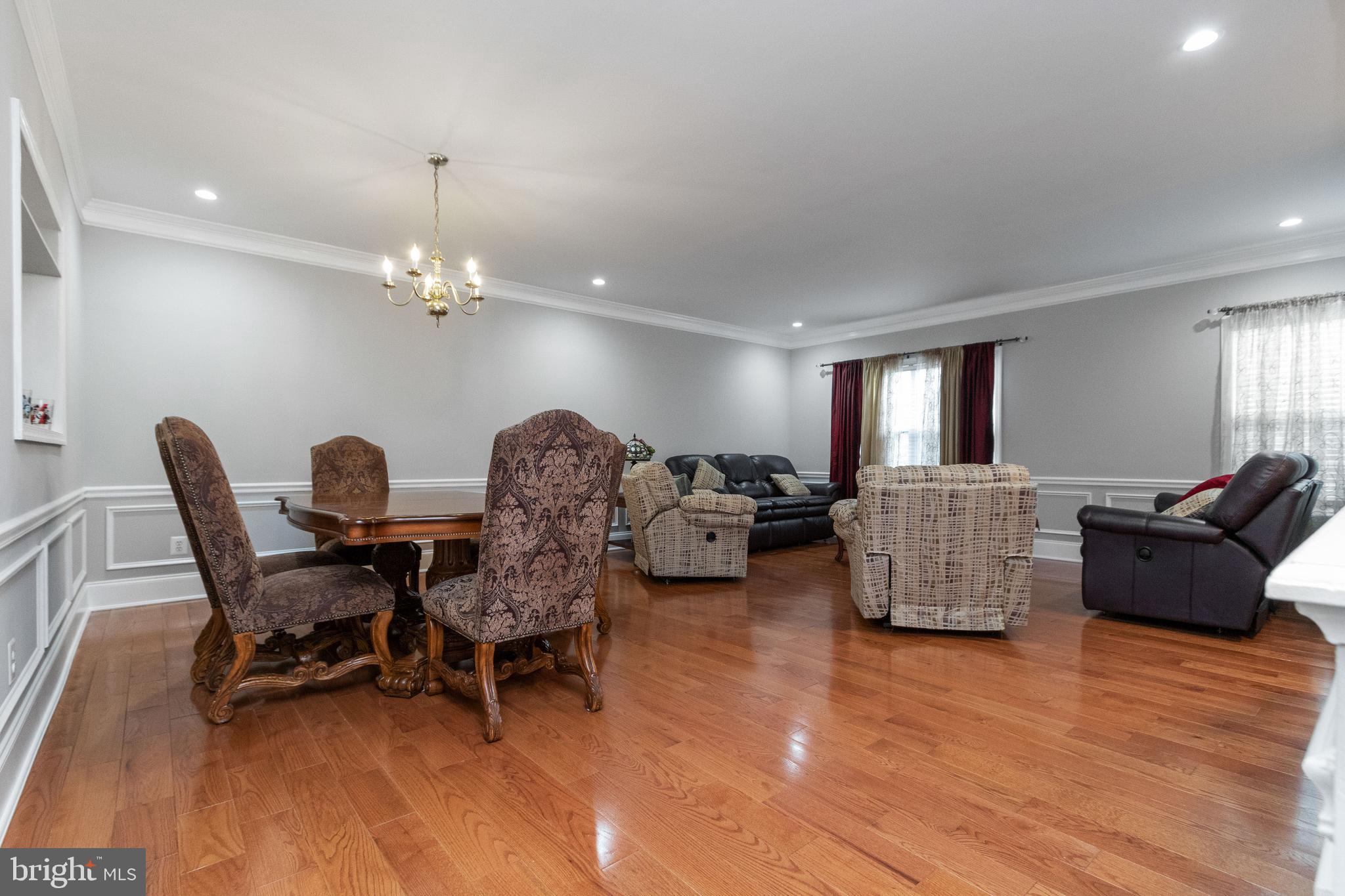 18775 Trident Square Leesburg, VA 20176 - Photo 8 of 51 Hugh Living/Dining area.