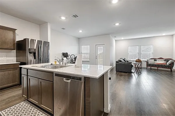 $2,400 | 1401 Old Trl Road, Royse City, TX 75189