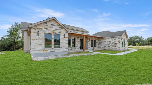 $942,000 | 109 Lazy Oak Place, Spicewood, TX 78669