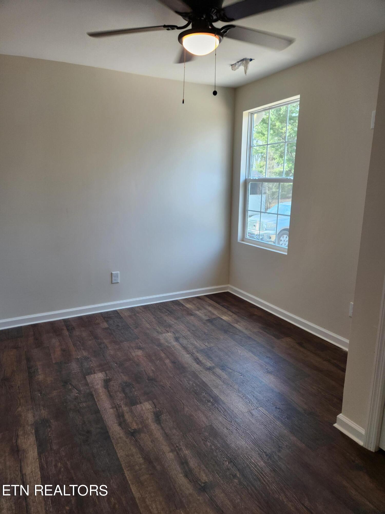 312 Blockhouse Valley Road Clinton, TN 37716 - Photo 21 of 32 BR2