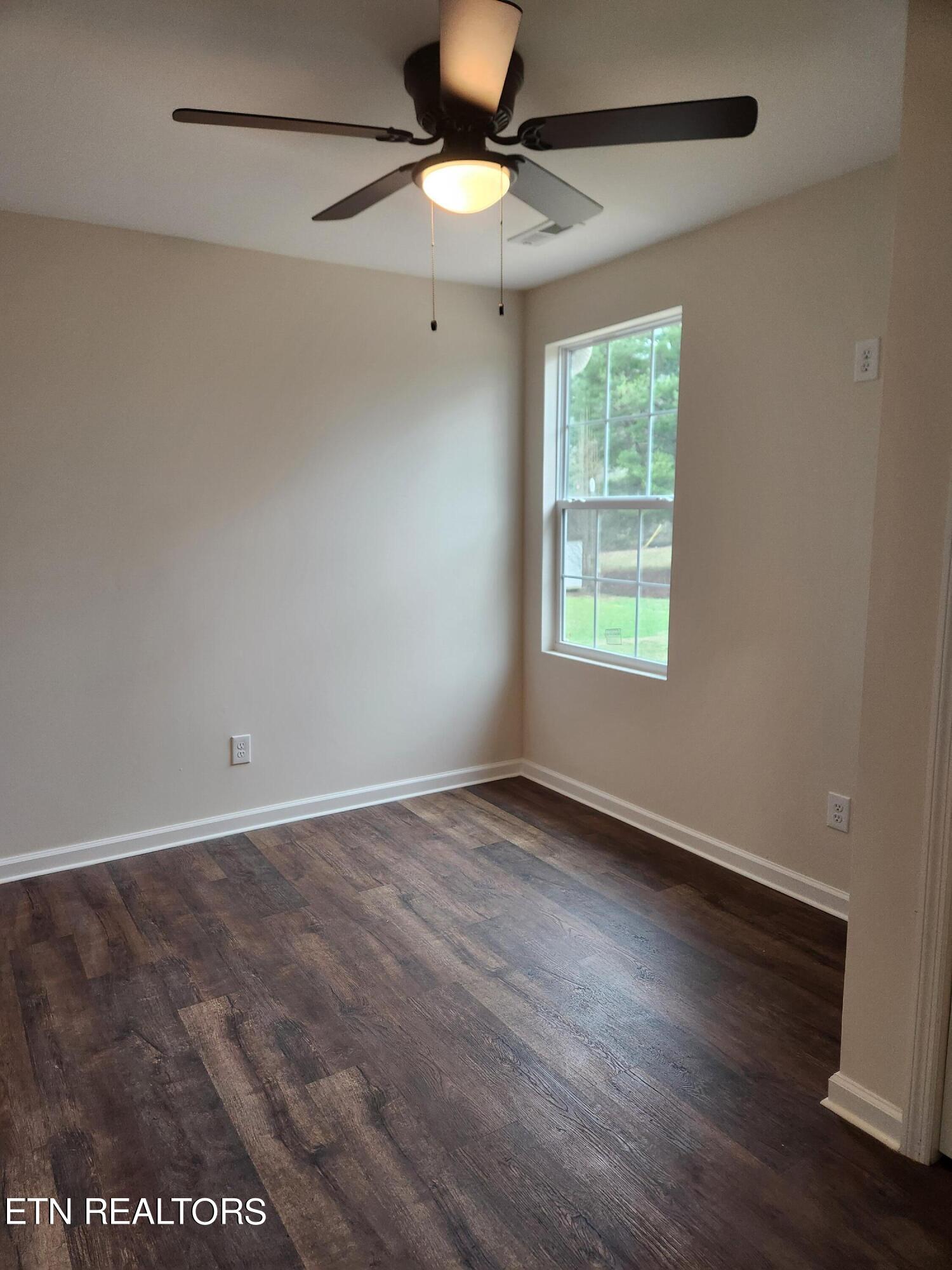 312 Blockhouse Valley Road Clinton, TN 37716 - Photo 24 of 32 20240304_090437