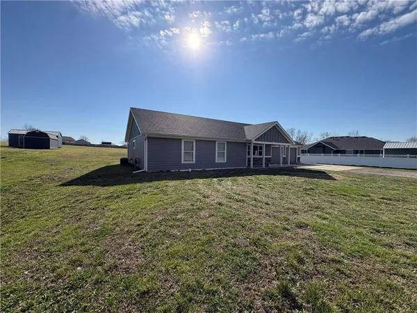$320,000 | 203 Valley Street, Lathrop, MO 64465