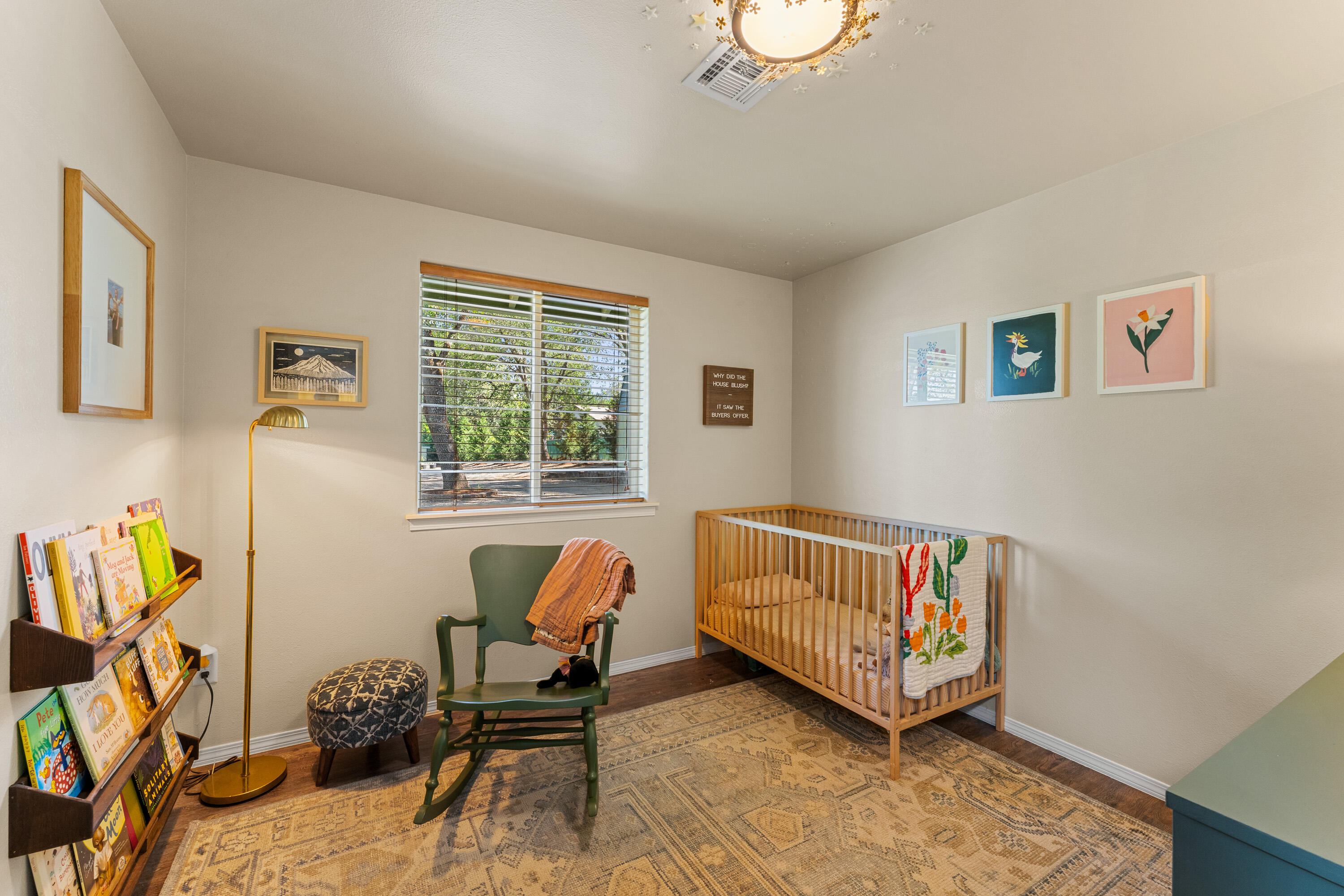 335 Summit Loop Grants Pass, OR 97527 - Photo 11 of 39