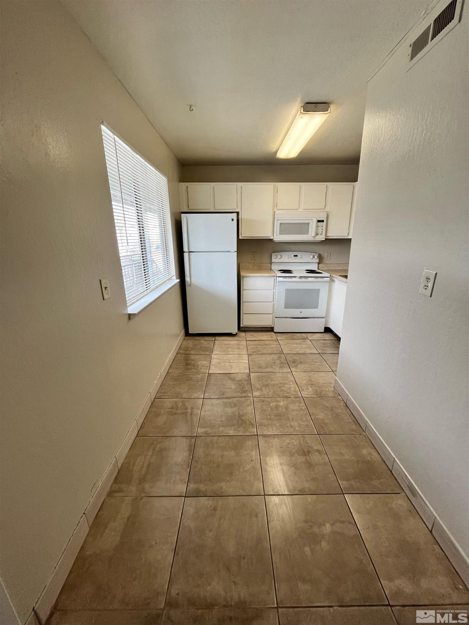 1494 Lewis Street, Unit 6 Reno, NV 89502 - Photo 3 of 13 Photo 3