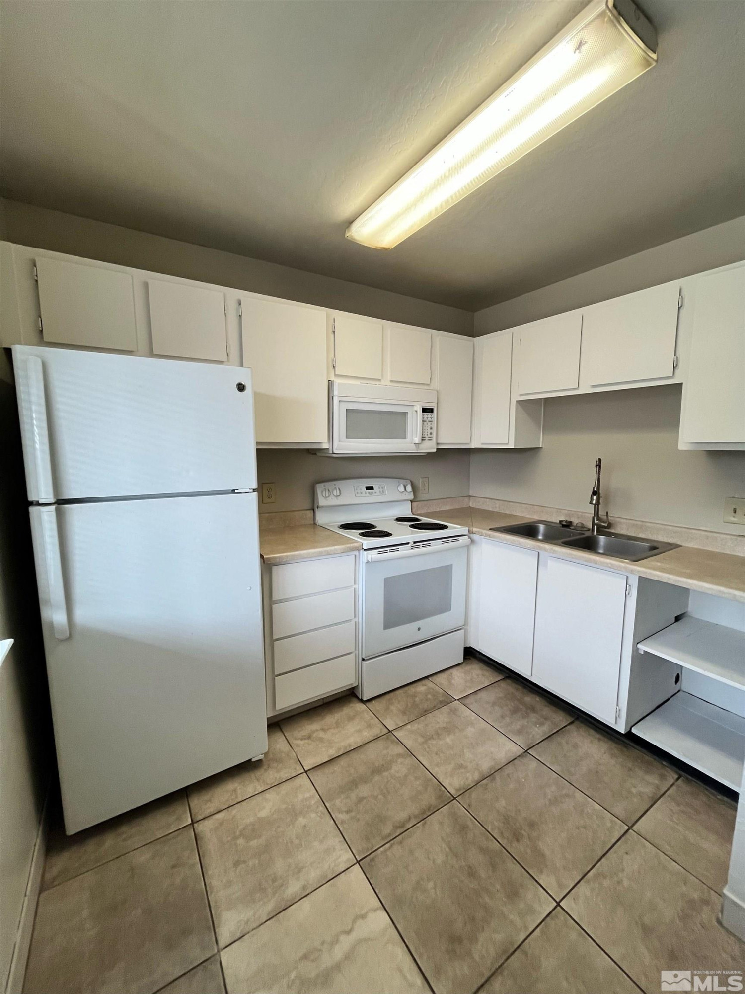 1494 Lewis Street, Unit 6 Reno, NV 89502 - Photo 4 of 13 Photo 4