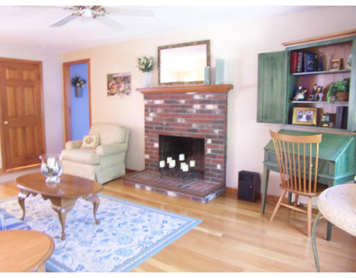 15 Emerson Road Walpole, MA 02032 - Photo 8 of 12