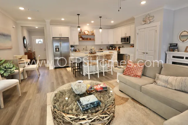 $2,500 | 100 Beach Drive, Unit 10, Destin, FL 32541