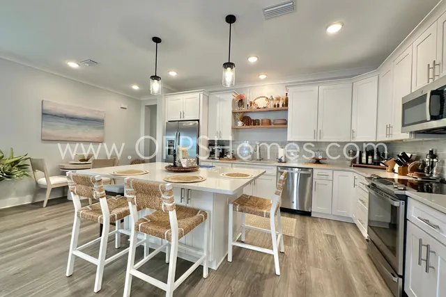 $2,500 | 100 Beach Drive, Unit 10, Destin, FL 32541