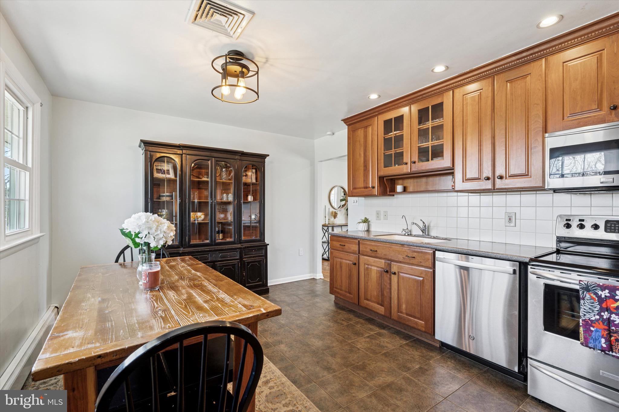 2780 Barndt Road Harleysville, PA 19438 - Photo 10 of 34 Gallery Image 10