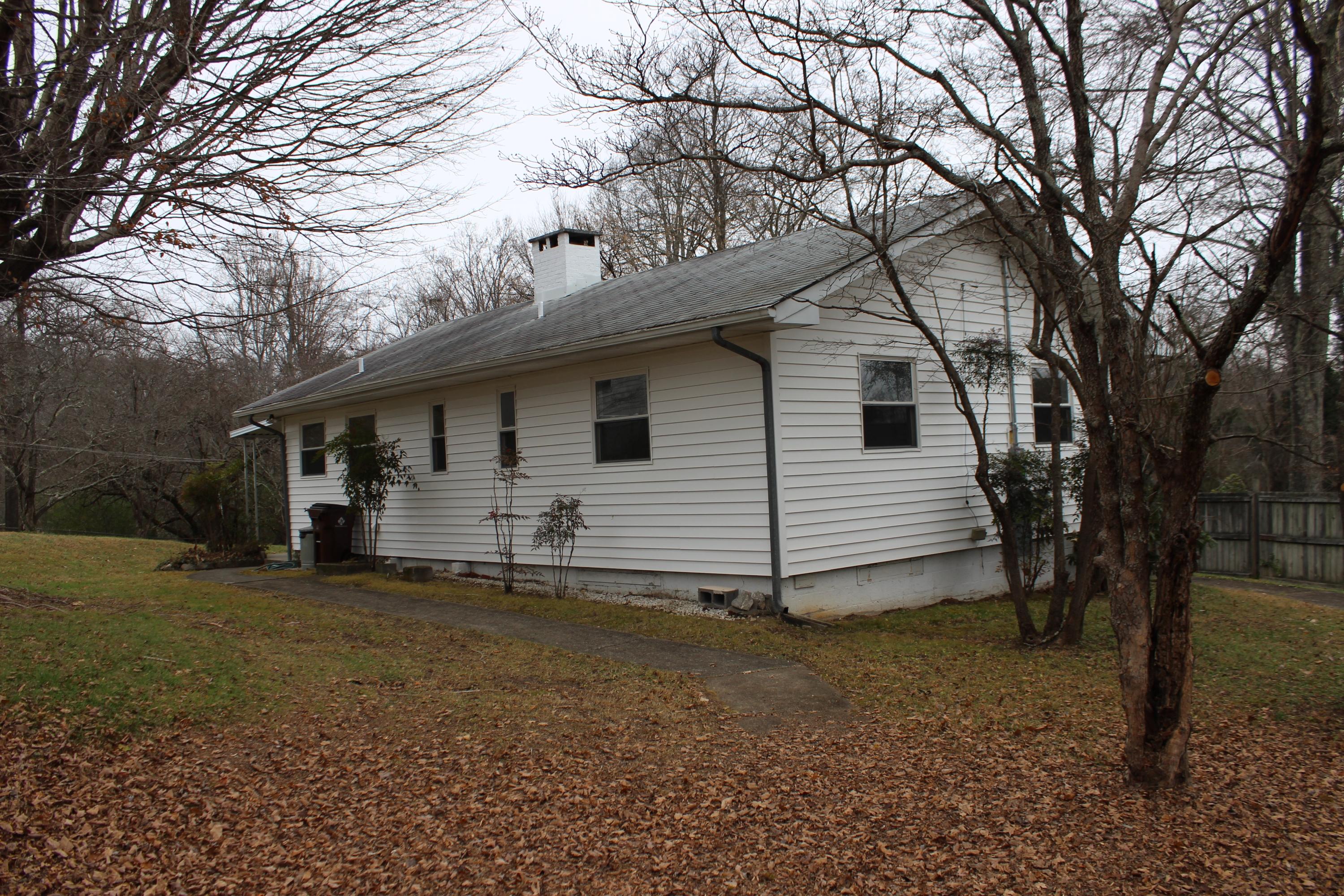 112 Porter Road Oak Ridge, TN 37830 - Photo 2 of 14 IMG_1503
