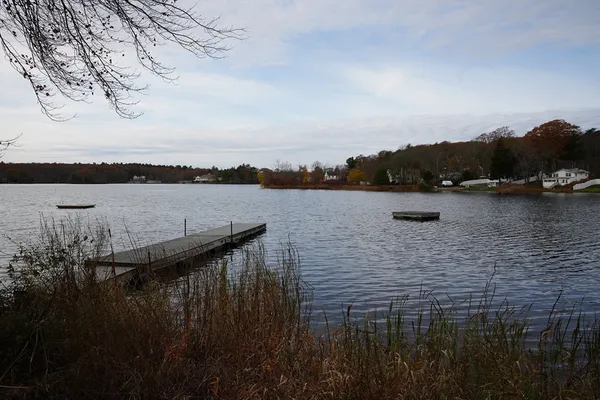 $370,000 | 27 Taft Avenue, Mendon, MA 01756